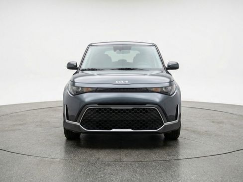 Used 2025 Kia Soul LX w/ LX Technology Package FWD image 2