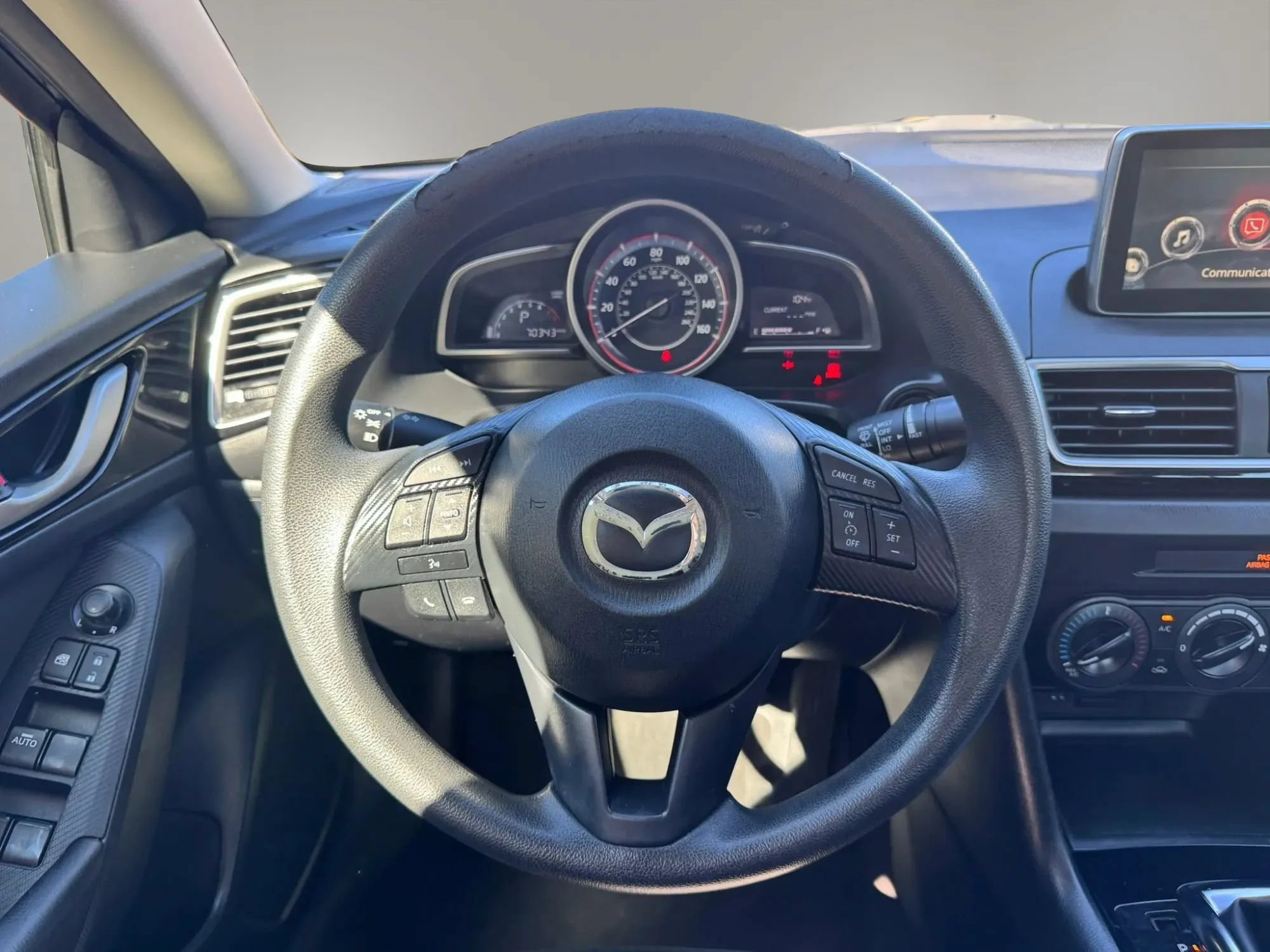 Used 2016 MAZDA MAZDA3 i Sport FWD image 9