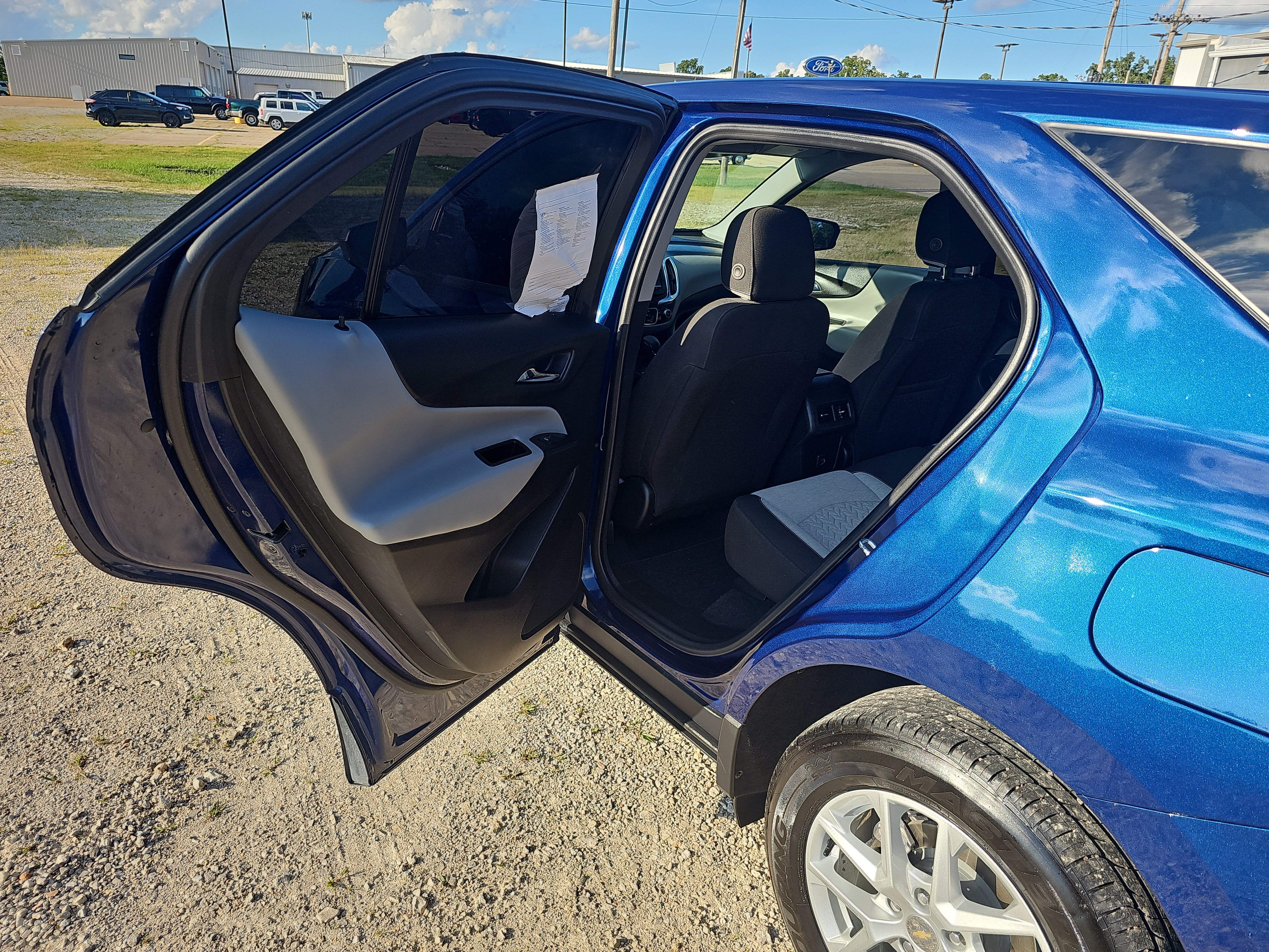 Used 2023 Chevrolet Equinox LS w/ LS Convenience Package AWD/4WD image 11