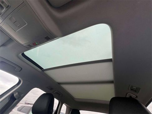 Used 2025 Volkswagen Taos SE image 34