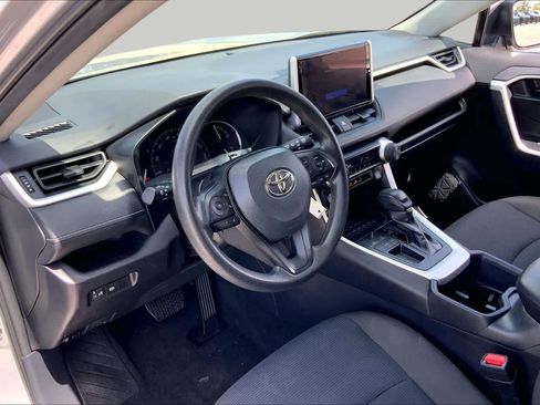 Used 2025 Toyota RAV4 LE FWD image 17