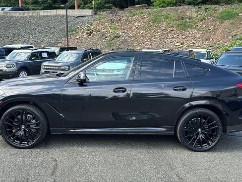 Used 2022 BMW X6 xDrive40i w/ M Sport Package AWD/4WD image 2