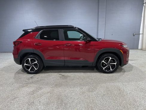 Used 2021 Chevrolet TrailBlazer RS w/ Sun and Liftgate Package AWD/4WD image 2