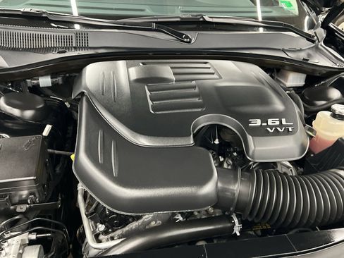 Used 2023 Chrysler 300 Touring image 25