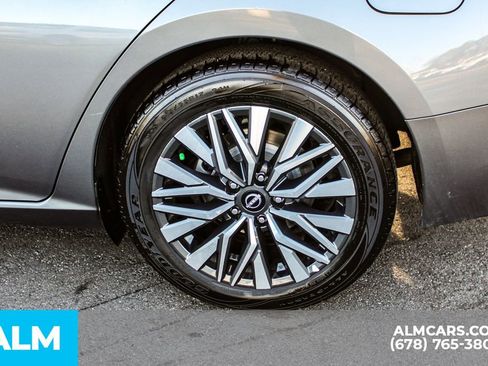 Used 2024 Nissan Altima 2.5 SV image 14