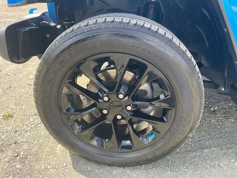 Used 2023 Jeep Wrangler Unlimited Sahara w/ Cold Weather Group image 21