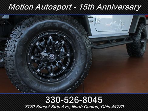 Used 2018 Jeep Wrangler Unlimited Sport S AWD/4WD image 39