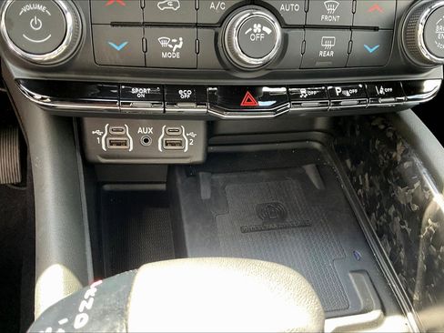 Used 2024 Dodge Durango R/T RWD image 17