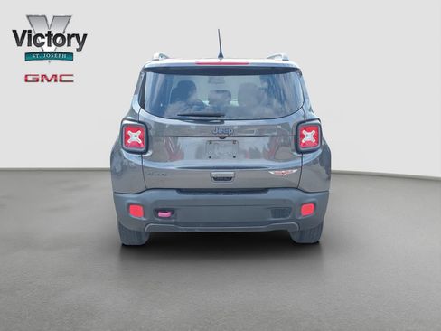 Used 2018 Jeep Renegade Trailhawk AWD/4WD image 16