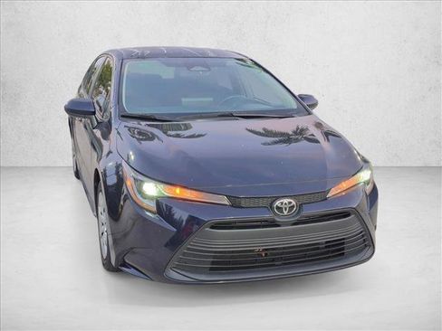 Used 2023 Toyota Corolla LE FWD image 3