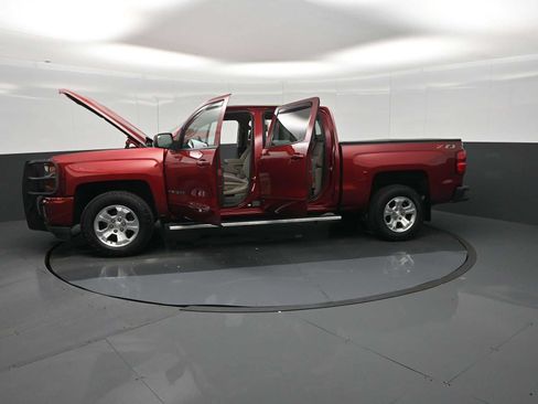 Used 2018 Chevrolet Silverado 1500 LT w/ All Star Edition AWD/4WD image 29