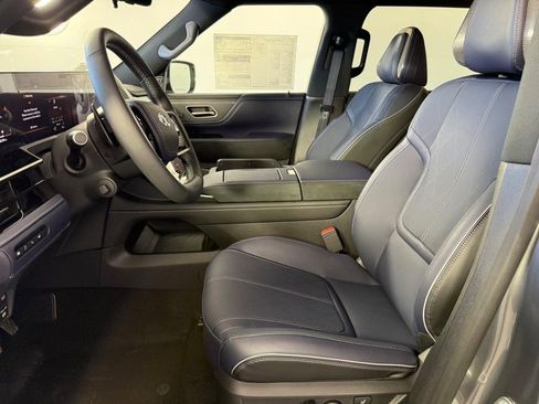 New 2026 INFINITI QX80 4WD image 13