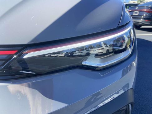 Certified 2025 Volkswagen GTI SE image 5