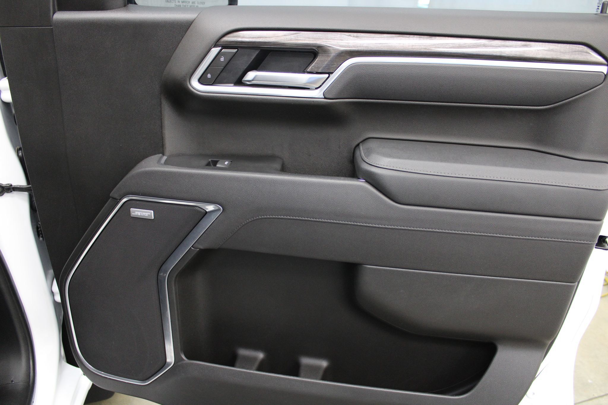 Used 2025 Chevrolet Silverado 1500 LTZ AWD/4WD image 28