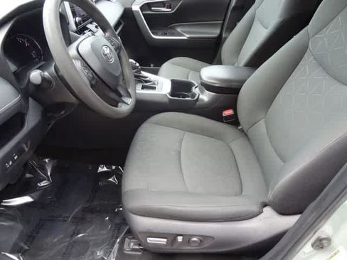 Used 2023 Toyota RAV4 XLE FWD image 6
