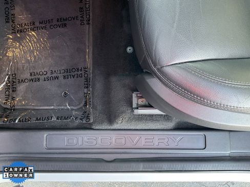 Used 2019 Land Rover Discovery Sport SE image 15