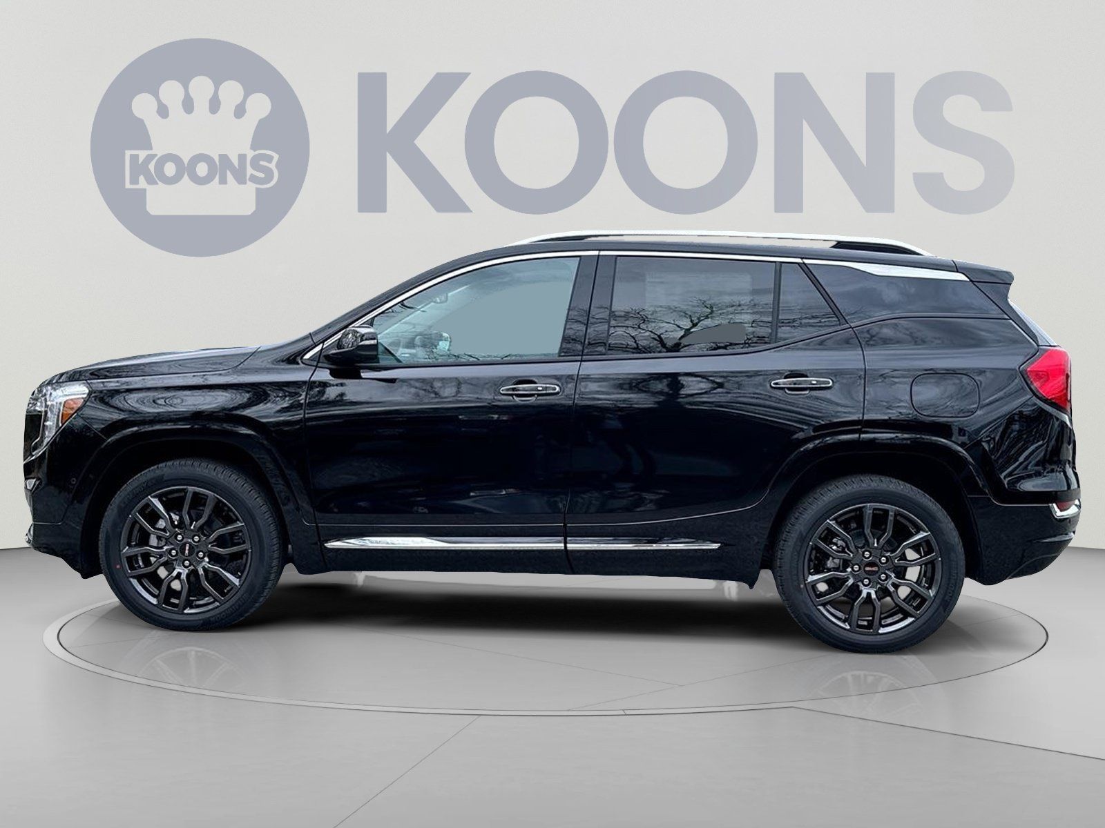 Used 2024 GMC Terrain Denali w/ Black Diamond Edition AWD/4WD image 7