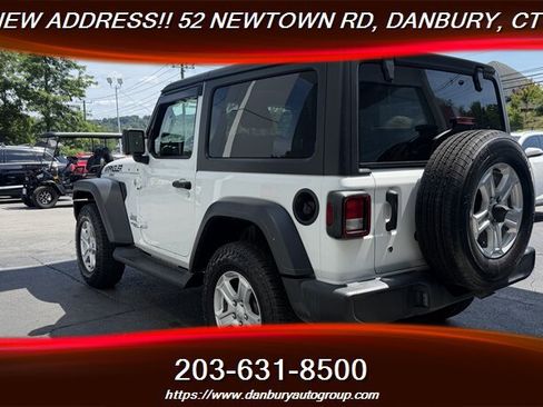 Used 2019 Jeep Wrangler Sport AWD/4WD image 3