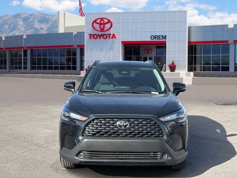 Used 2024 Toyota Corolla Cross LE AWD/4WD image 2