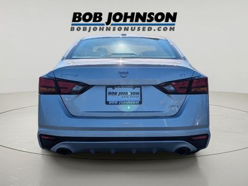 Used 2022 Nissan Altima 2.5 SV w/ SV Premium Package AWD/4WD image 3