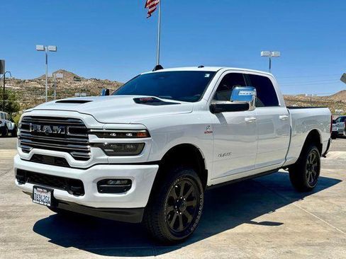 Used 2025 RAM 2500 Laramie AWD/4WD image 35