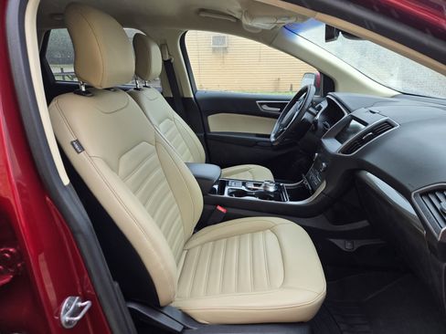 Used 2019 Ford Edge SEL w/ Equipment Group 201A FWD image 9