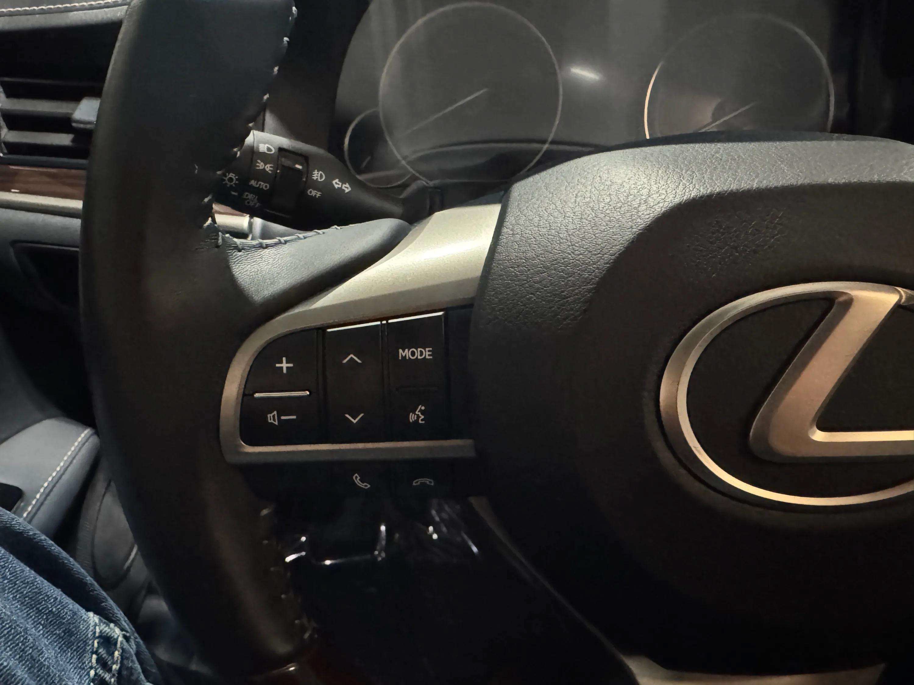 Used 2018 Lexus ES 350 w/ Navigation System Package FWD image 16