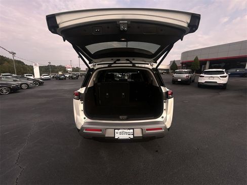 Certified 2023 Nissan Pathfinder SL image 30