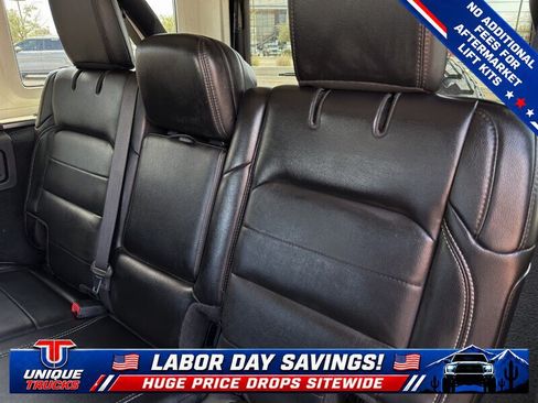 Used 2020 Jeep Wrangler Unlimited Sahara w/ LED Lighting Group AWD/4WD image 24
