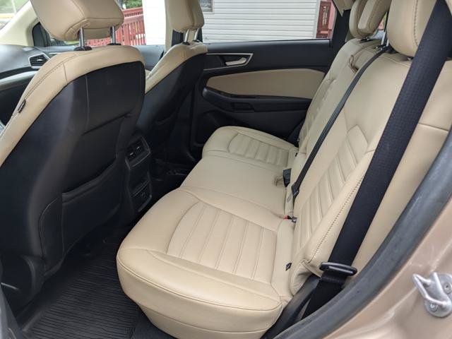 Used 2020 Ford Edge SEL w/ Cold Weather Package FWD image 11