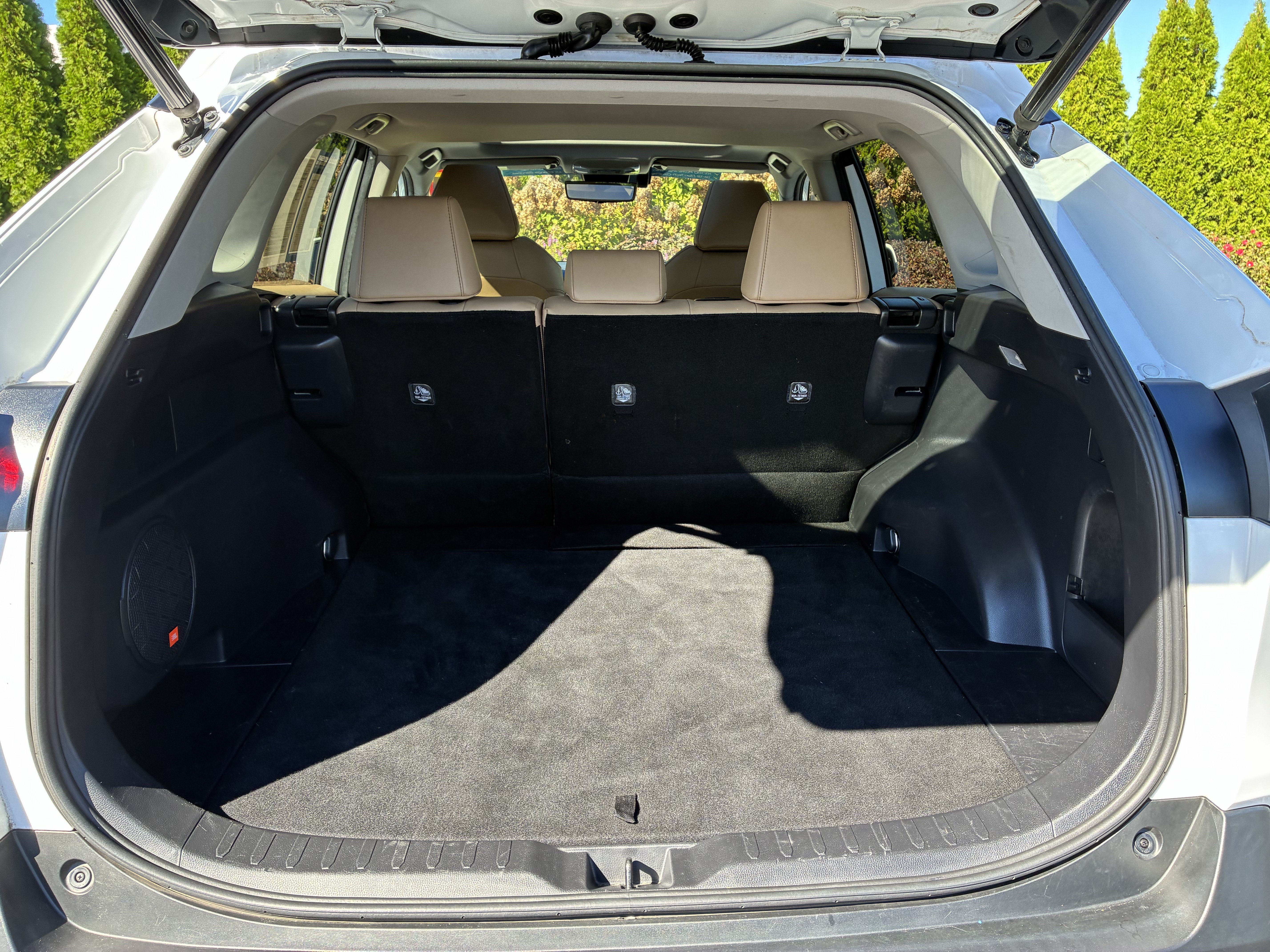Used 2020 Toyota RAV4 XLE Premium FWD image 12