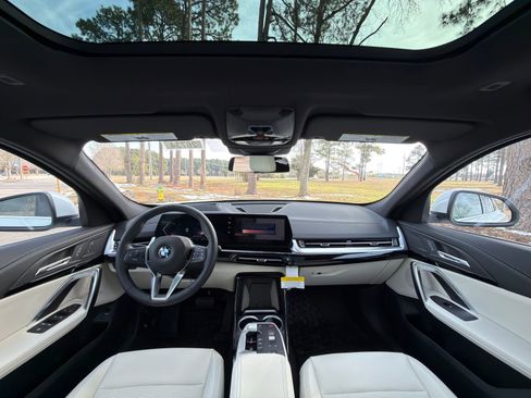 New 2026 BMW X2 xDrive28i w/ Technology Package image 2