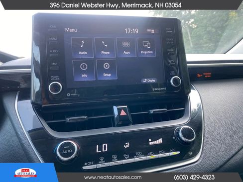 Used 2022 Toyota Corolla LE FWD image 12