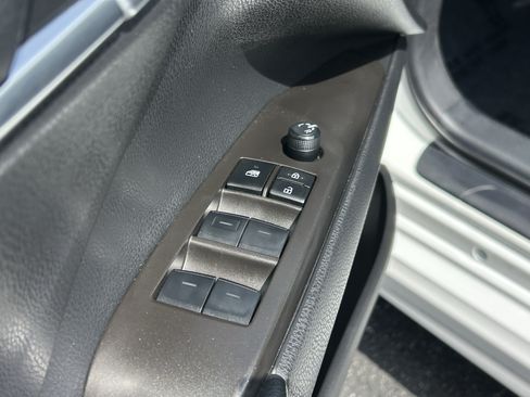 Used 2024 Toyota Camry SE FWD image 16