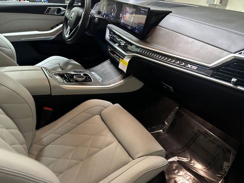 Used 2025 BMW X5 xDrive40i w/ Premium Package image 32