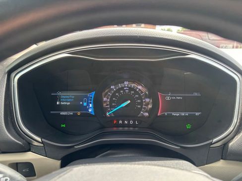 Used 2019 Ford Fusion SE FWD image 30