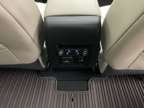 Used 2018 Buick Enclave Premium w/ Trailering Package AWD/4WD image 27