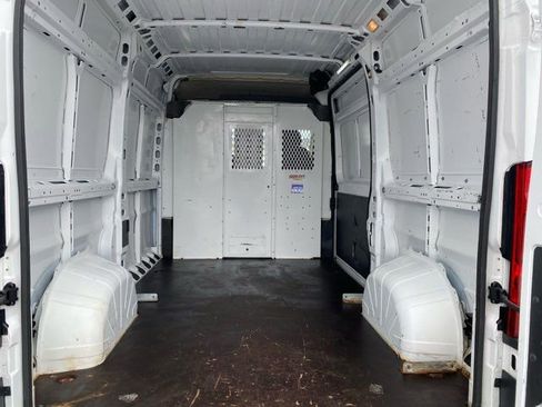 Used 2017 RAM ProMaster 2500 w/ Premium Appearance Group image 17