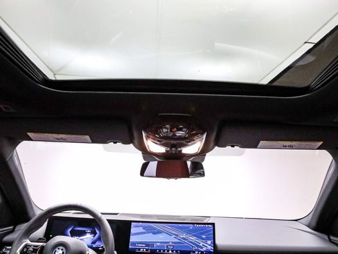 Certified 2025 BMW i5 eDrive40i w/ M Sport Package image 17