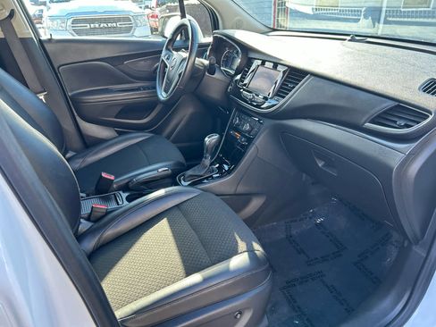 Used 2022 Buick Encore Preferred image 26