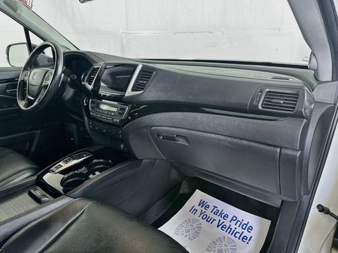 Used 2016 Honda Pilot Elite image 31