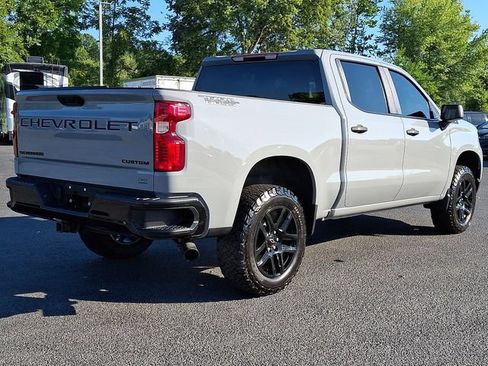 Used 2024 Chevrolet Silverado 1500 Custom Trail Boss w/ Dark Appearance Package AWD/4WD image 9