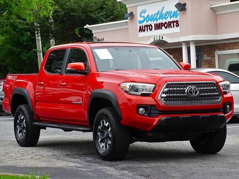 Used 2016 Toyota Tacoma TRD Off-Road w/ Premium & Technology Package AWD/4WD image 11