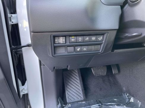 New 2026 Toyota Tundra Limited AWD/4WD image 32