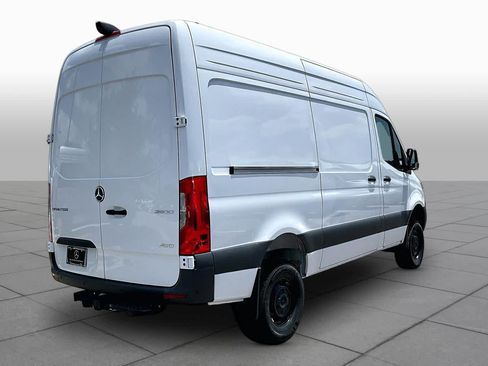 Used 2025 Mercedes-Benz Sprinter 2500 image 13