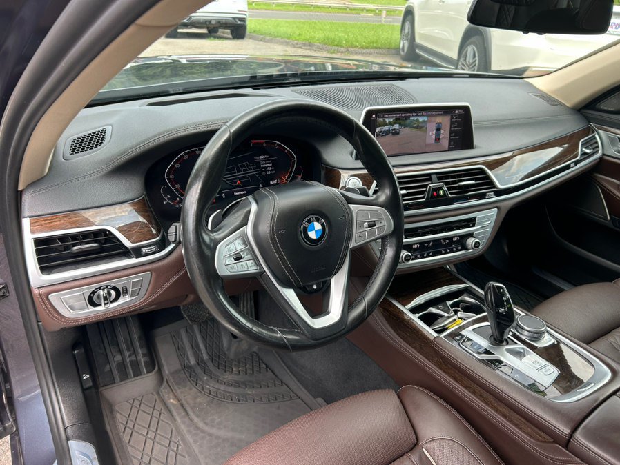 Used 2020 BMW 750i xDrive AWD/4WD image 18