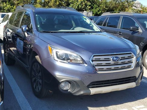 Used 2017 Subaru Outback 2.5i Limited w/ Popular Package #5 image 3