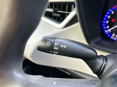 Used 2020 Toyota Corolla LE FWD image 20