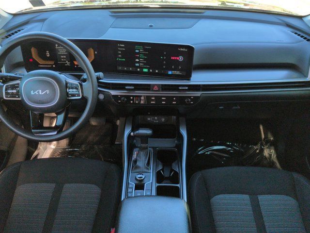 Used 2025 Kia Sorento LX FWD image 14