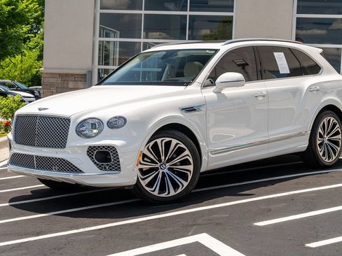 Used 2021 Bentley Bentayga Plug-In Hybrid AWD/4WD image 2